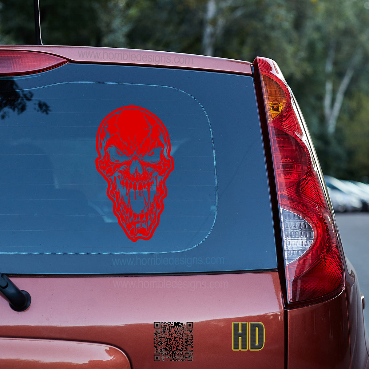 Menacing cracked skull Vinyl decal