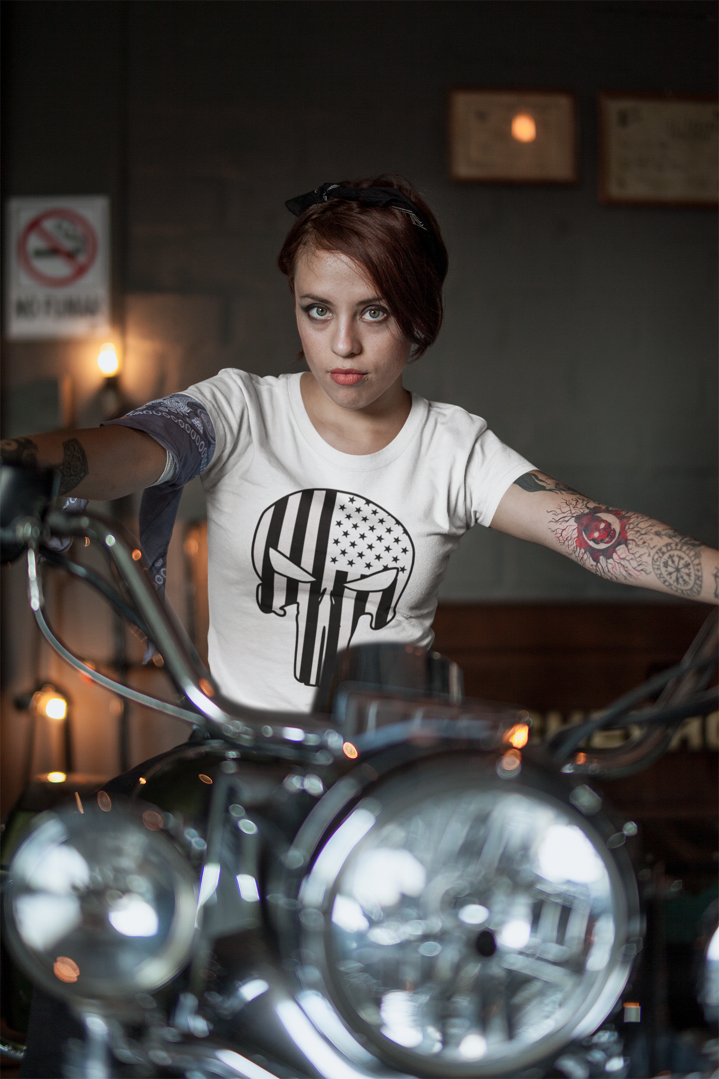 US Flag skull  - Unisex T-Shirt